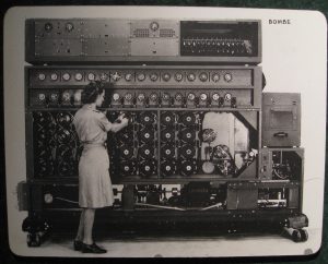 US-Variante der Turing-Bombe (Quelle: J Brew, CC BY-SA 2.0, via Wikimedia Commons) 