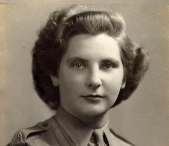 Betty Web im Jahr 1945